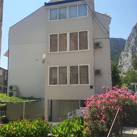 Apartment Mate Omiš Exteriör bild