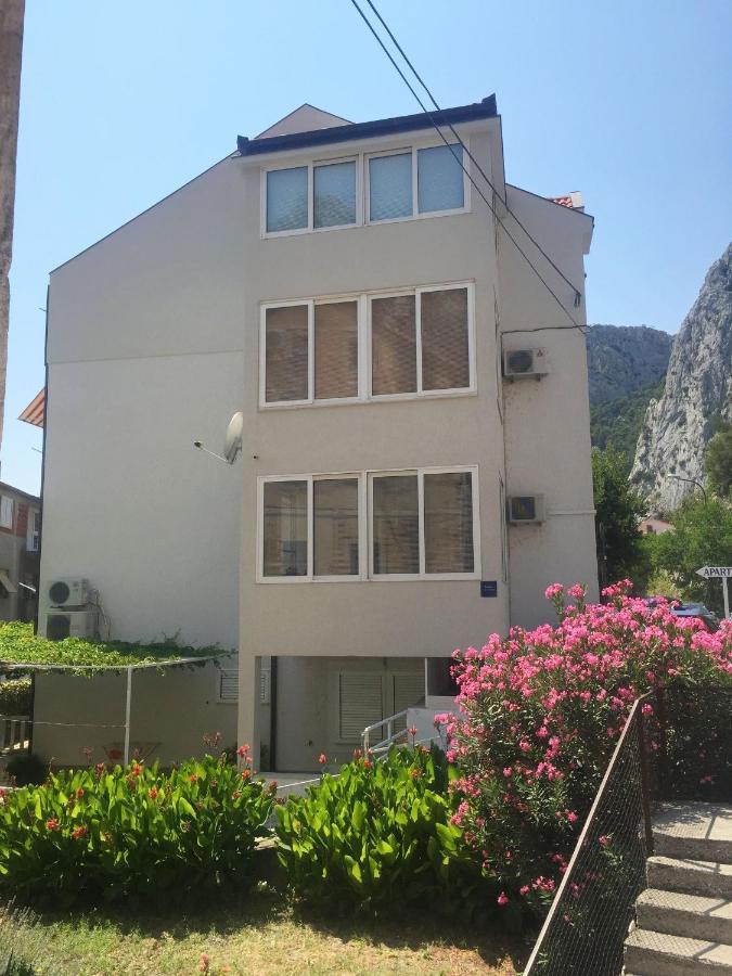Apartment Mate Omiš Exteriör bild
