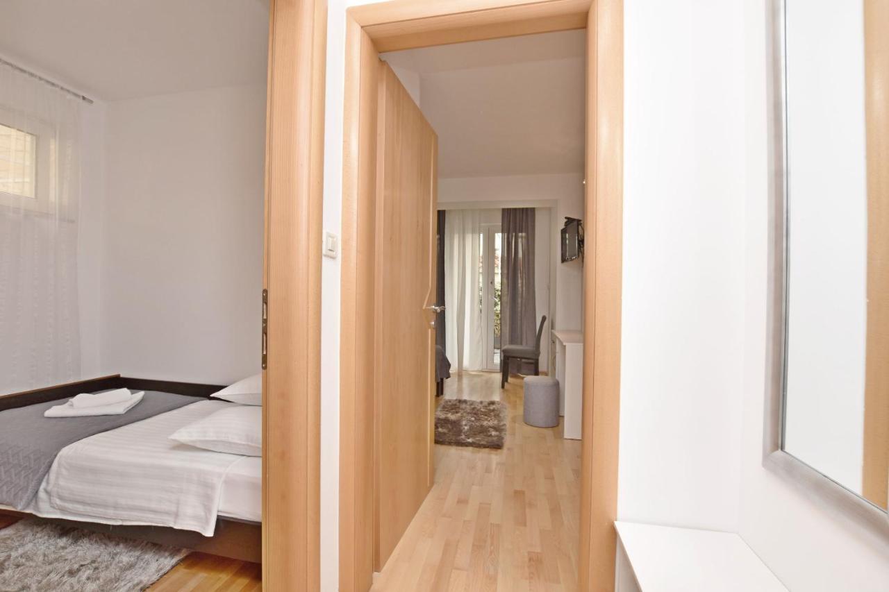 Apartment Mate Omiš Exteriör bild