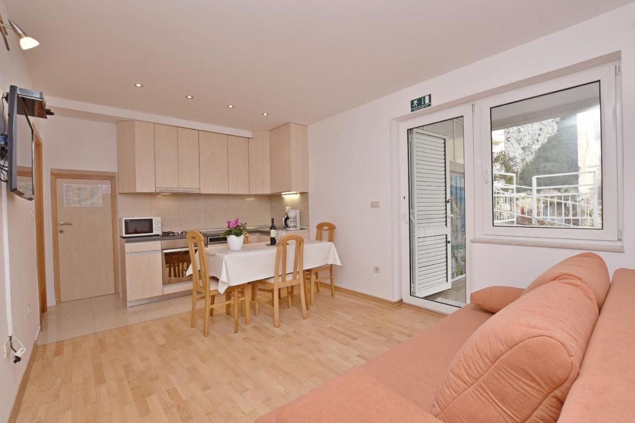 Apartment Mate Omiš Exteriör bild