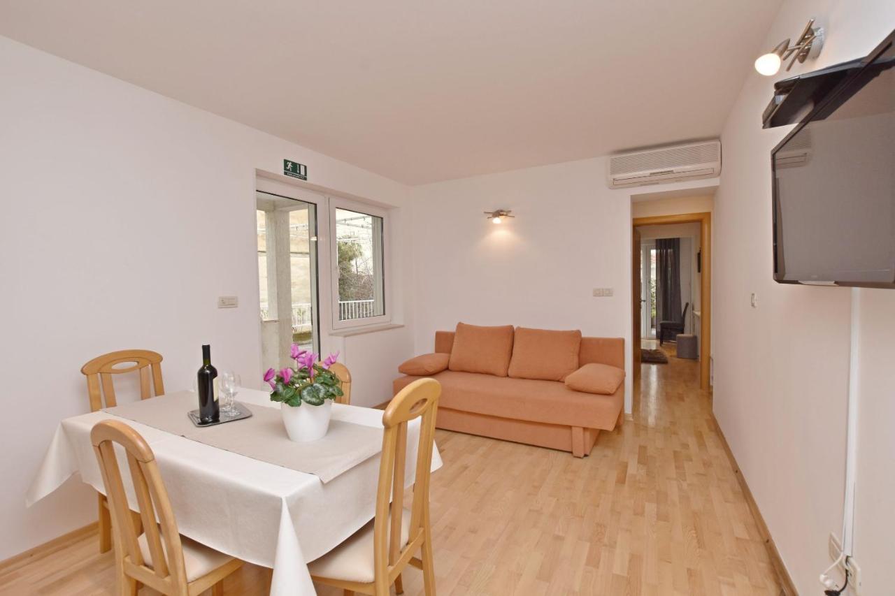 Apartment Mate Omiš Exteriör bild